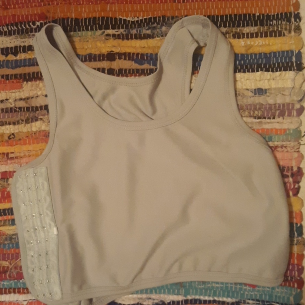Chest binder